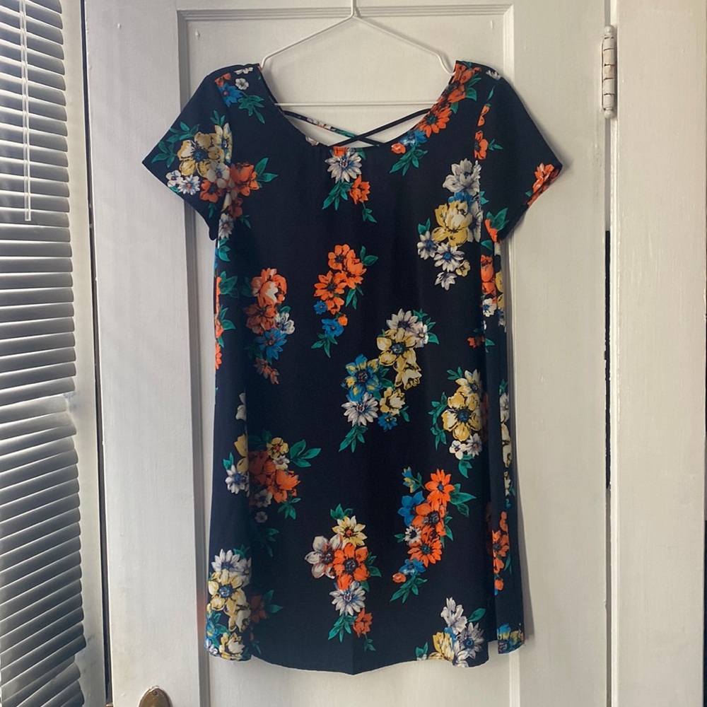 Mini shift dress; shortsleeved; size S